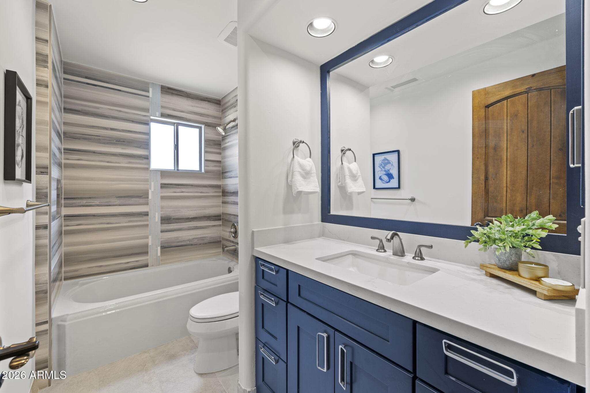 8130 E WILLIAMS Drive