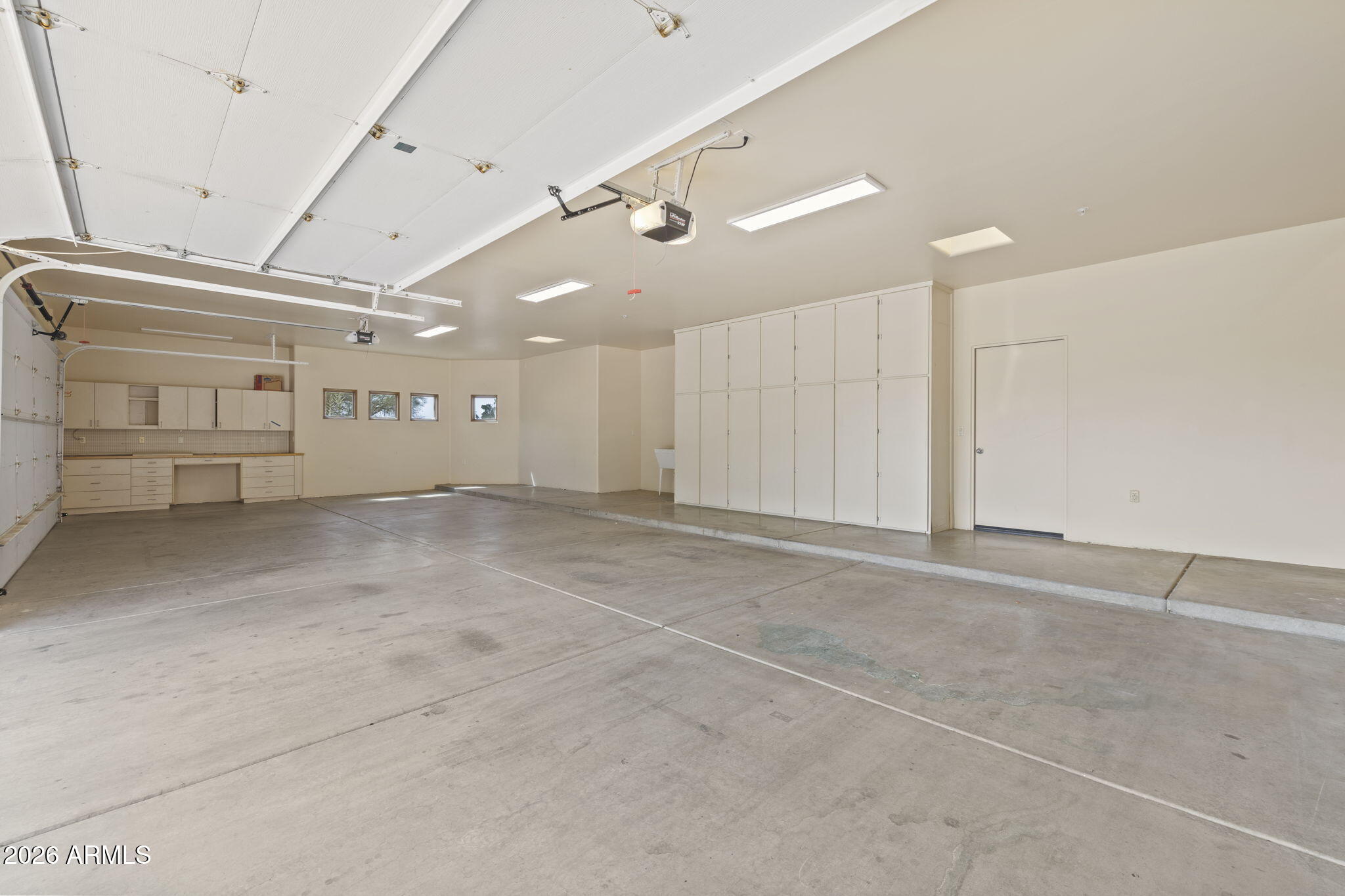 8130 E WILLIAMS Drive