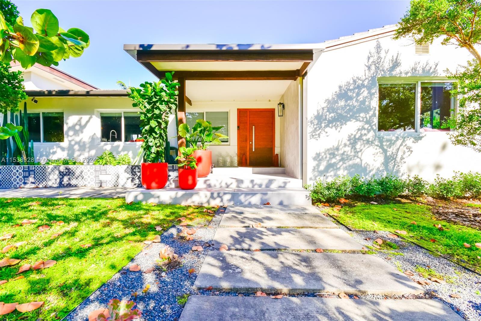 5201 NE 5th Ave