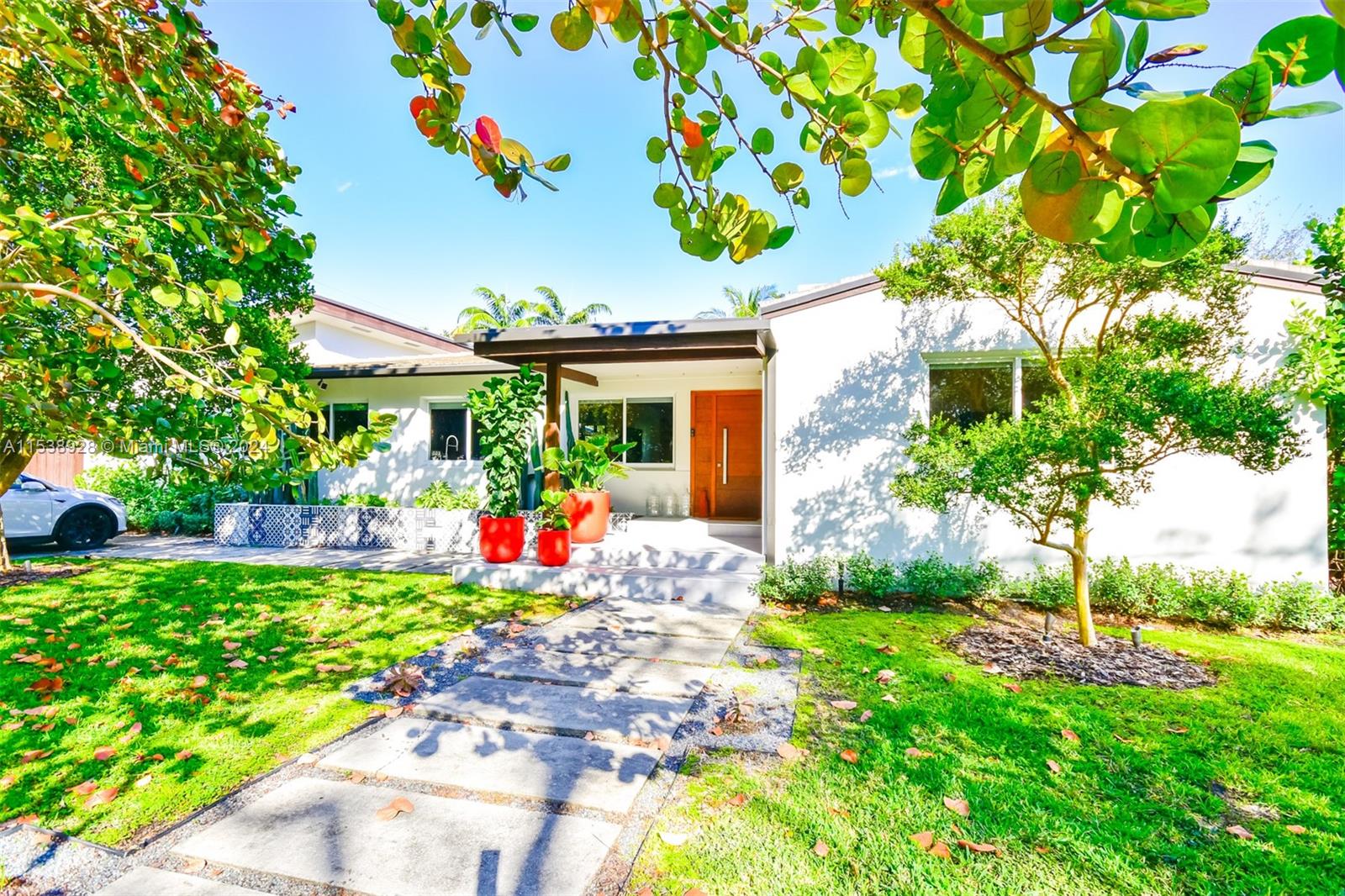 5201 NE 5th Ave