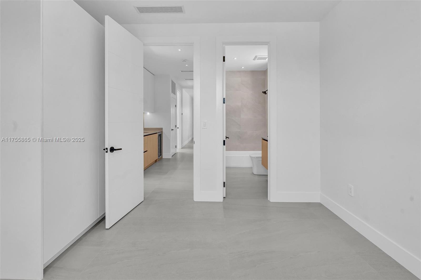 2772 SW 32 Ct