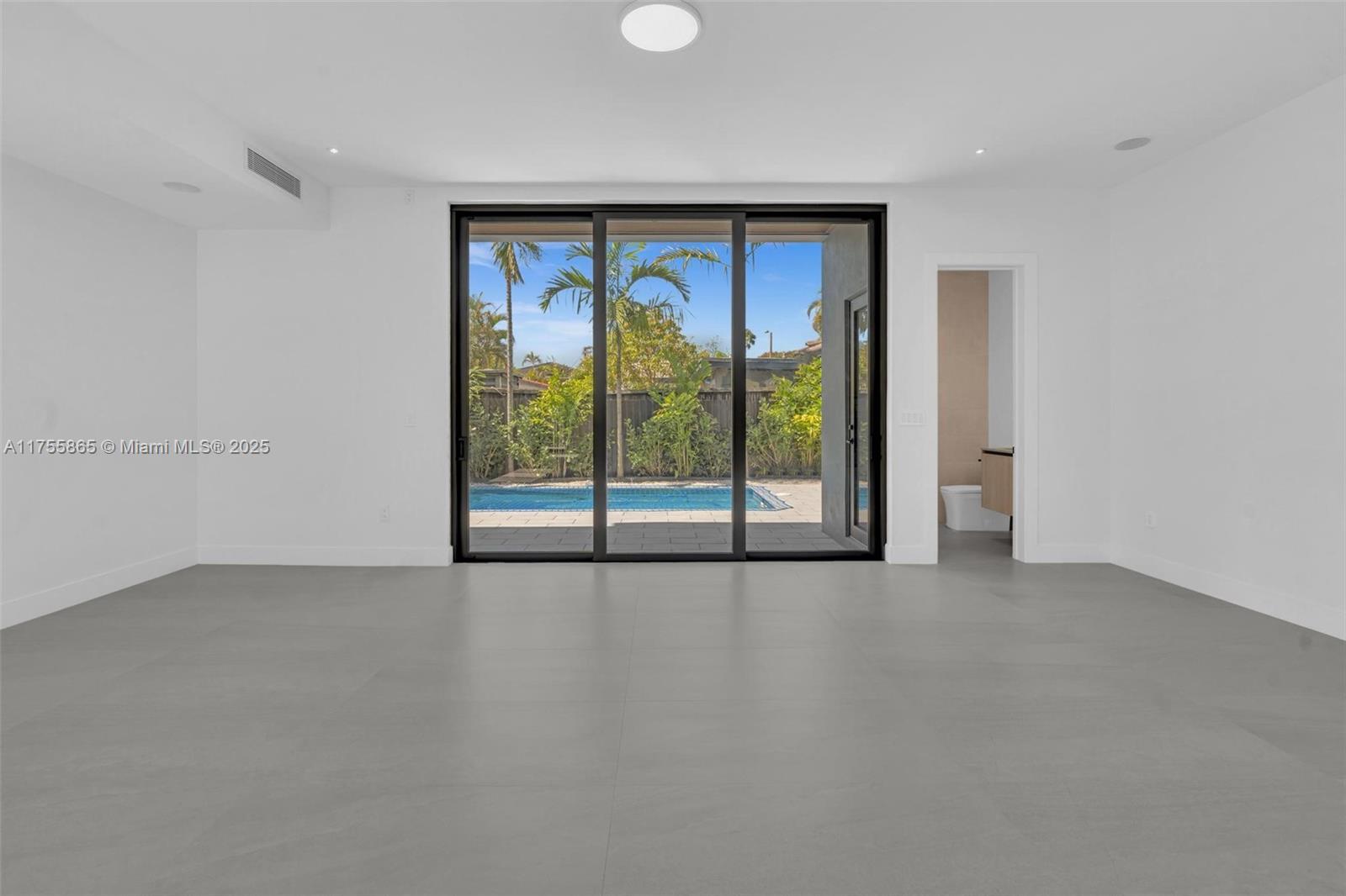 2772 SW 32 Ct