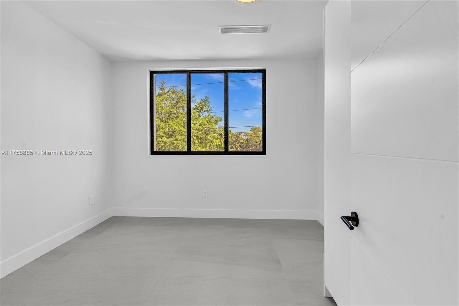 2772 SW 32 Ct
