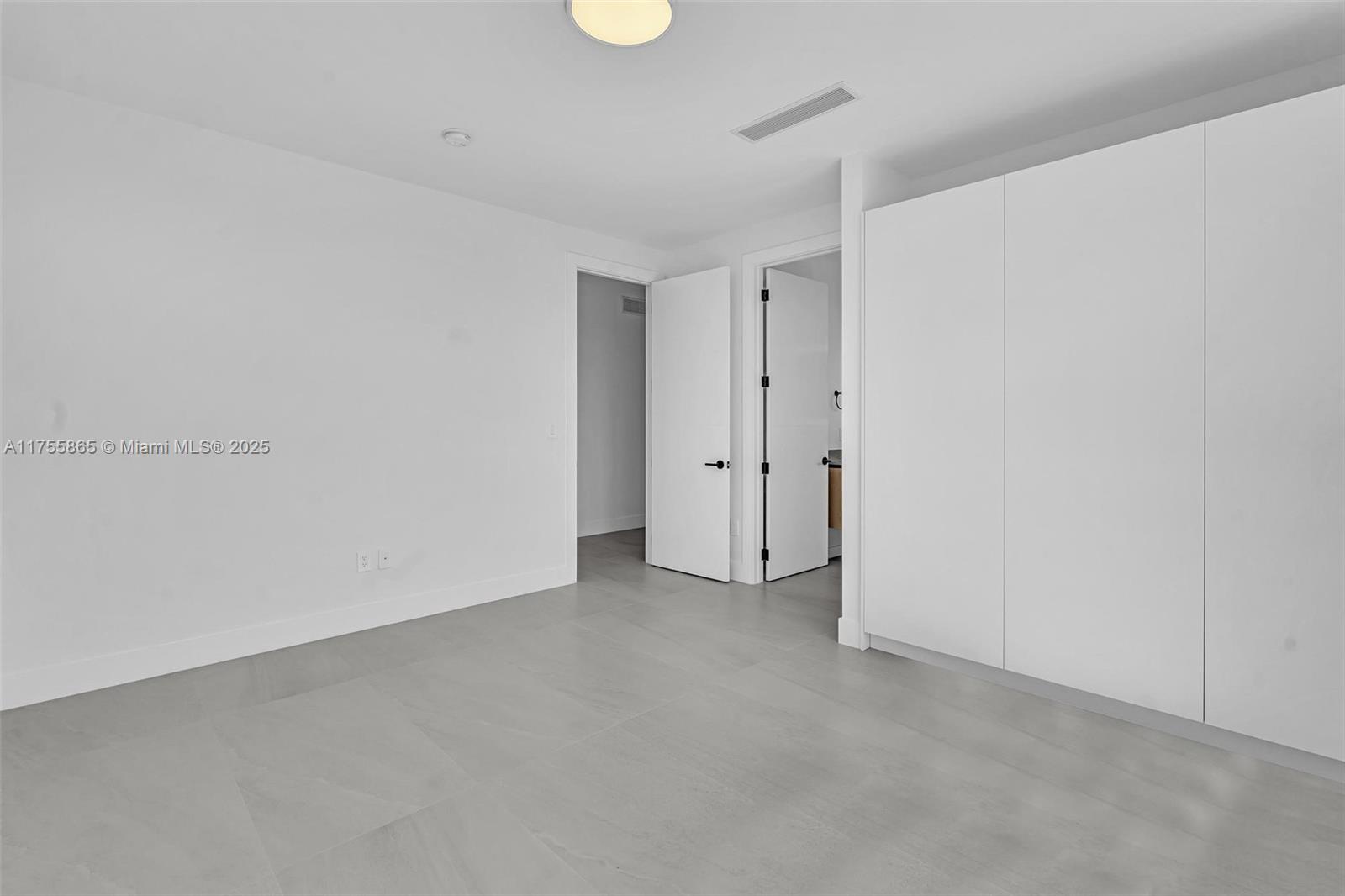 2772 SW 32 Ct