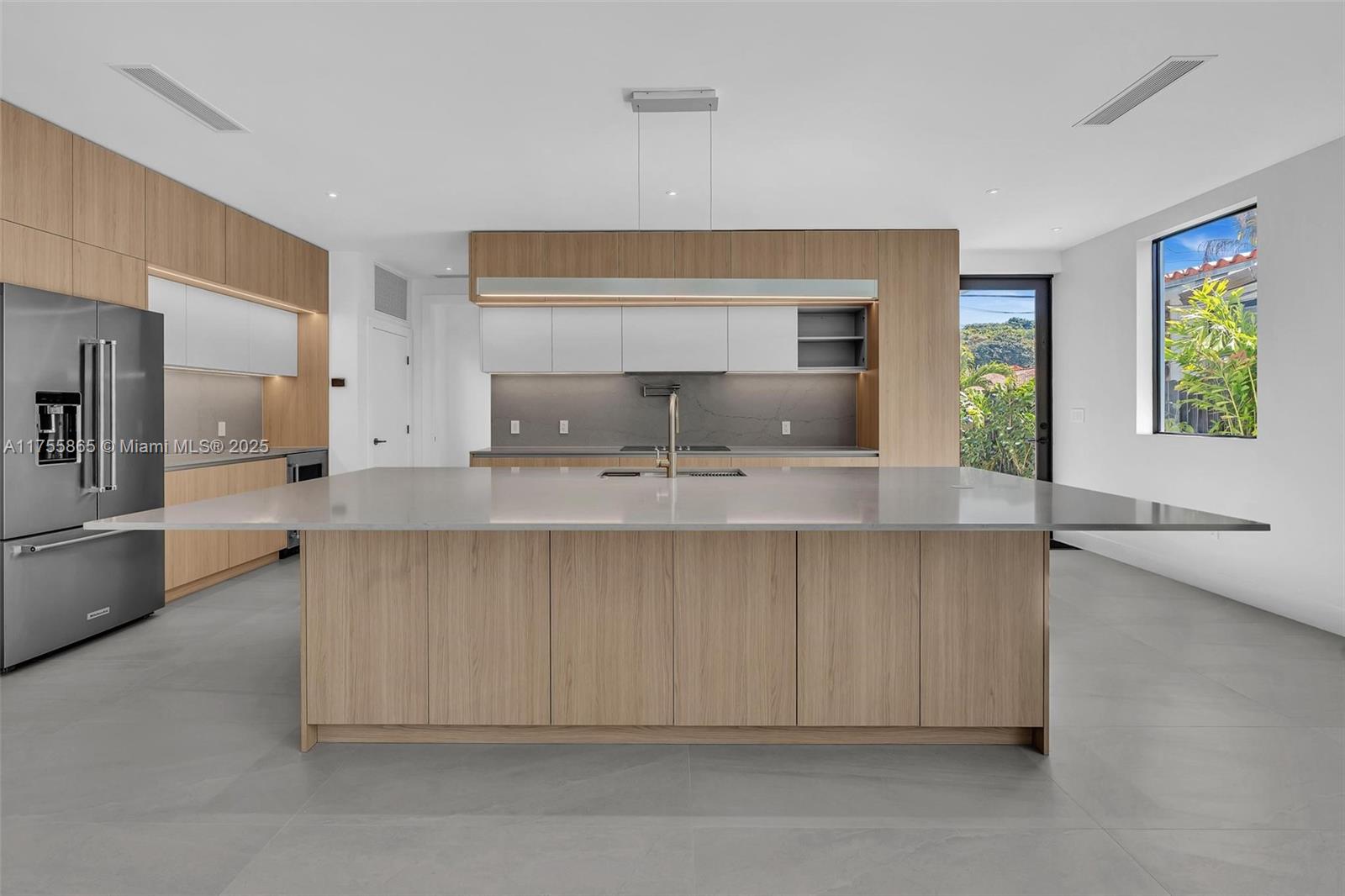 2772 SW 32 Ct