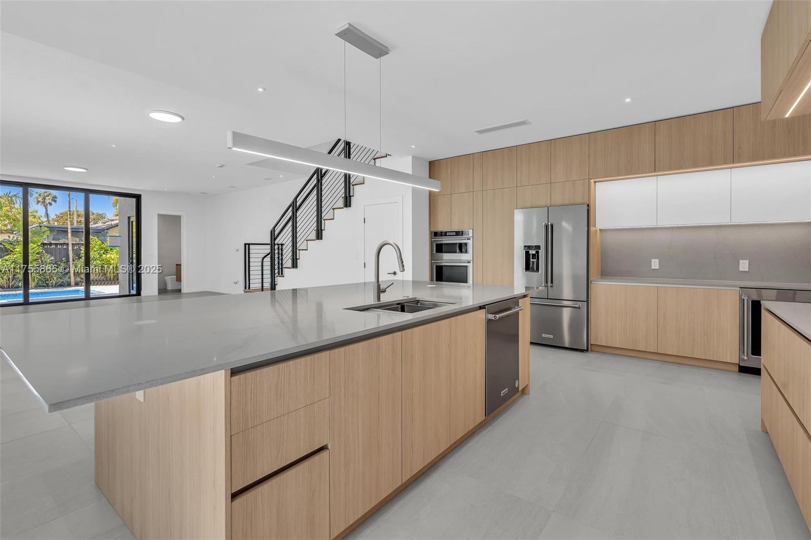 2772 SW 32 Ct