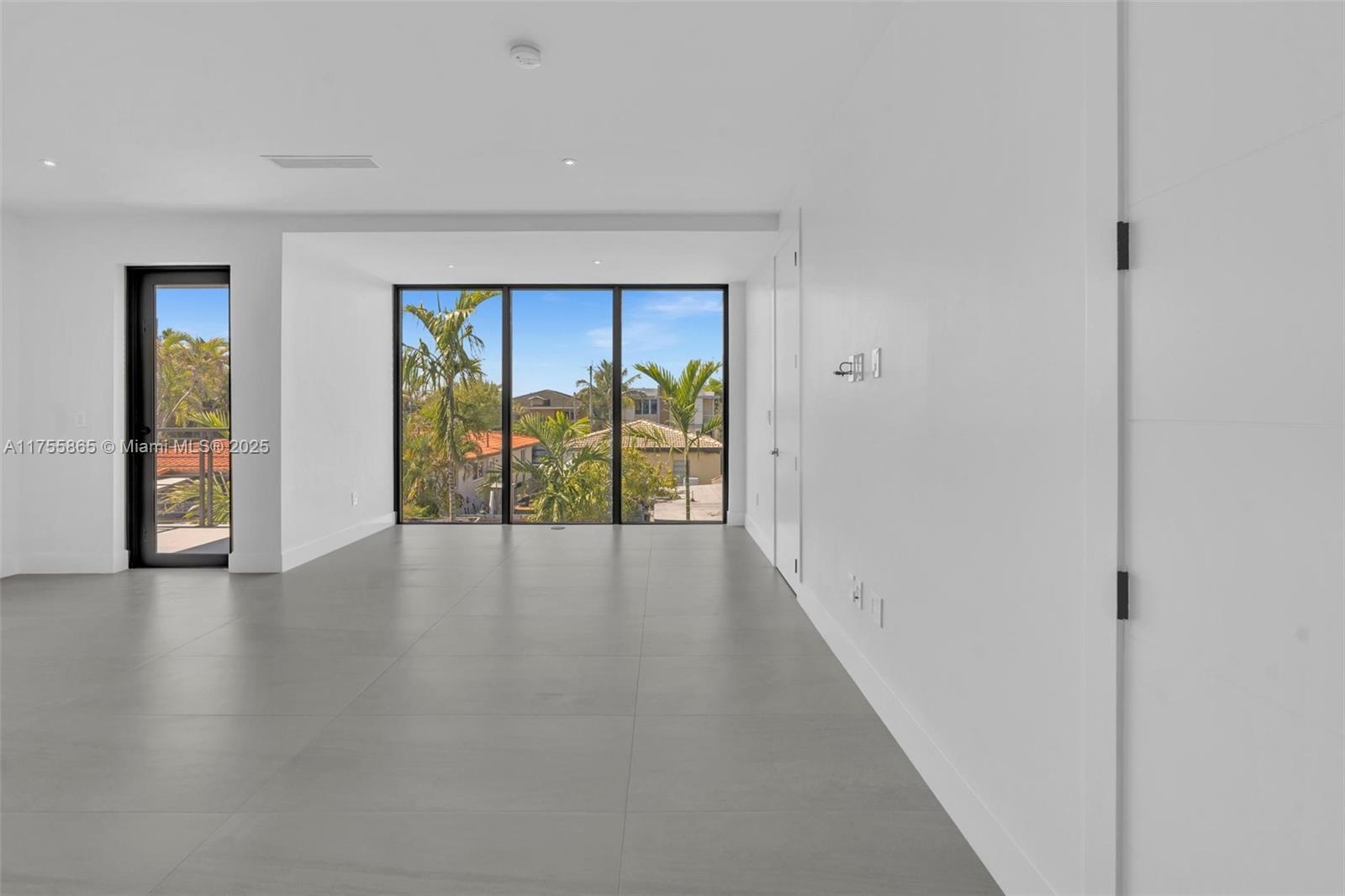 2772 SW 32 Ct