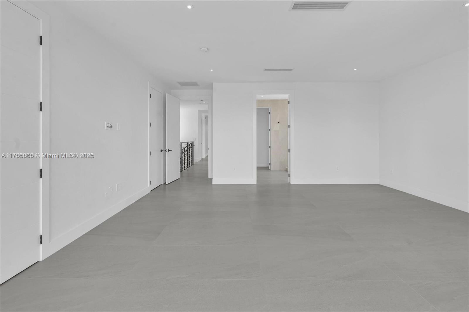 2772 SW 32 Ct