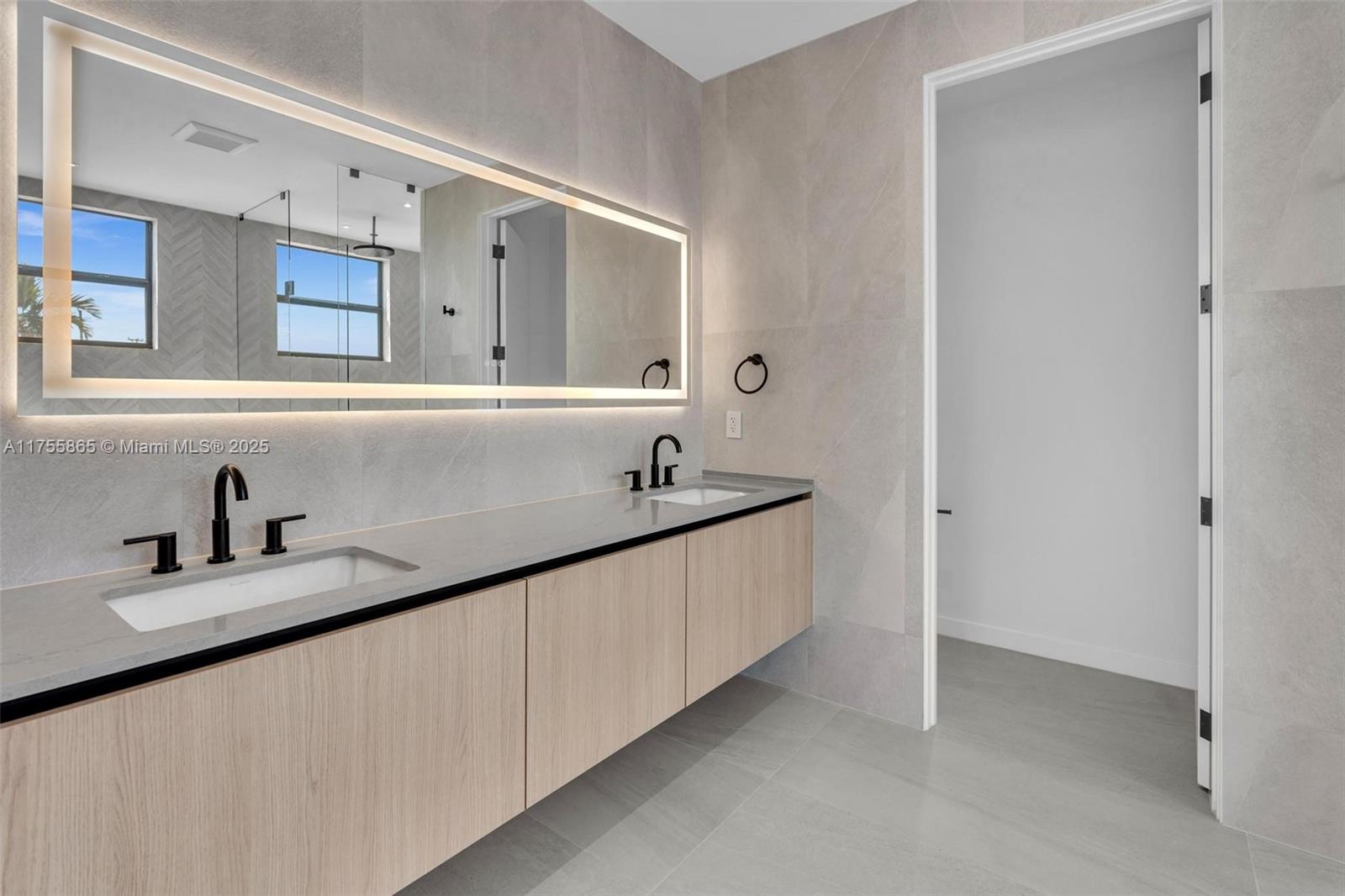 2772 SW 32 Ct