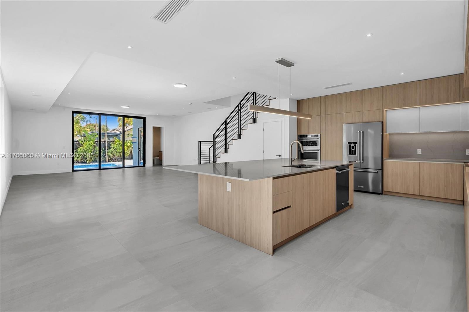 2772 SW 32 Ct