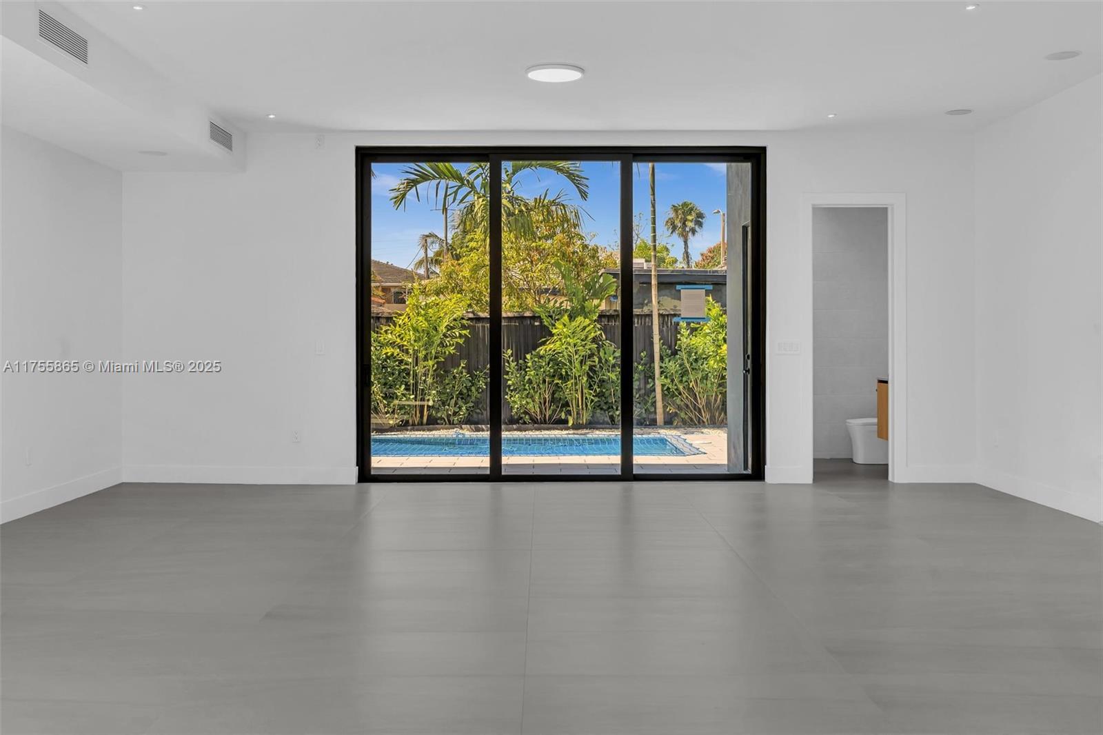 2772 SW 32 Ct