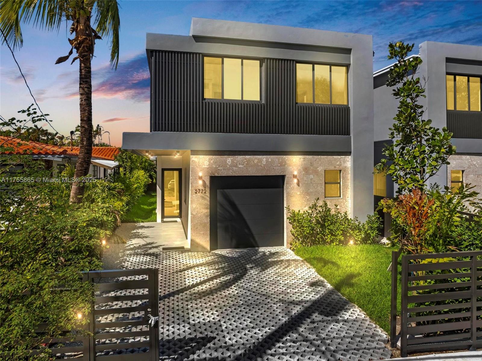 2772 SW 32 Ct