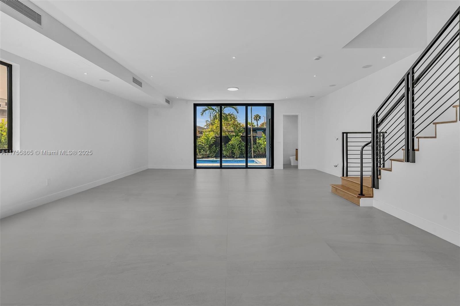 2772 SW 32 Ct