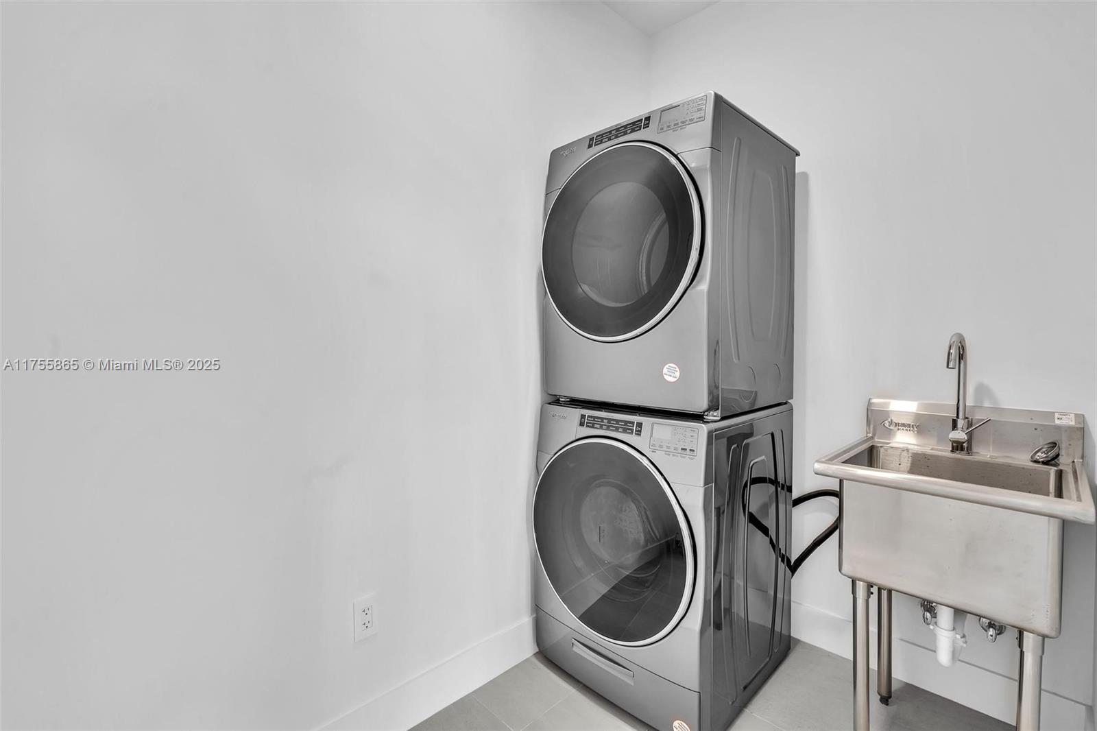 2772 SW 32 Ct