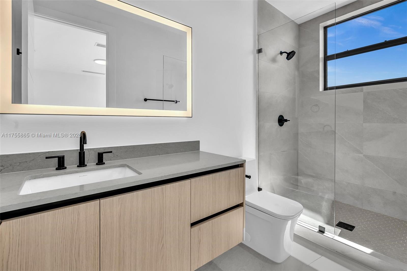 2772 SW 32 Ct