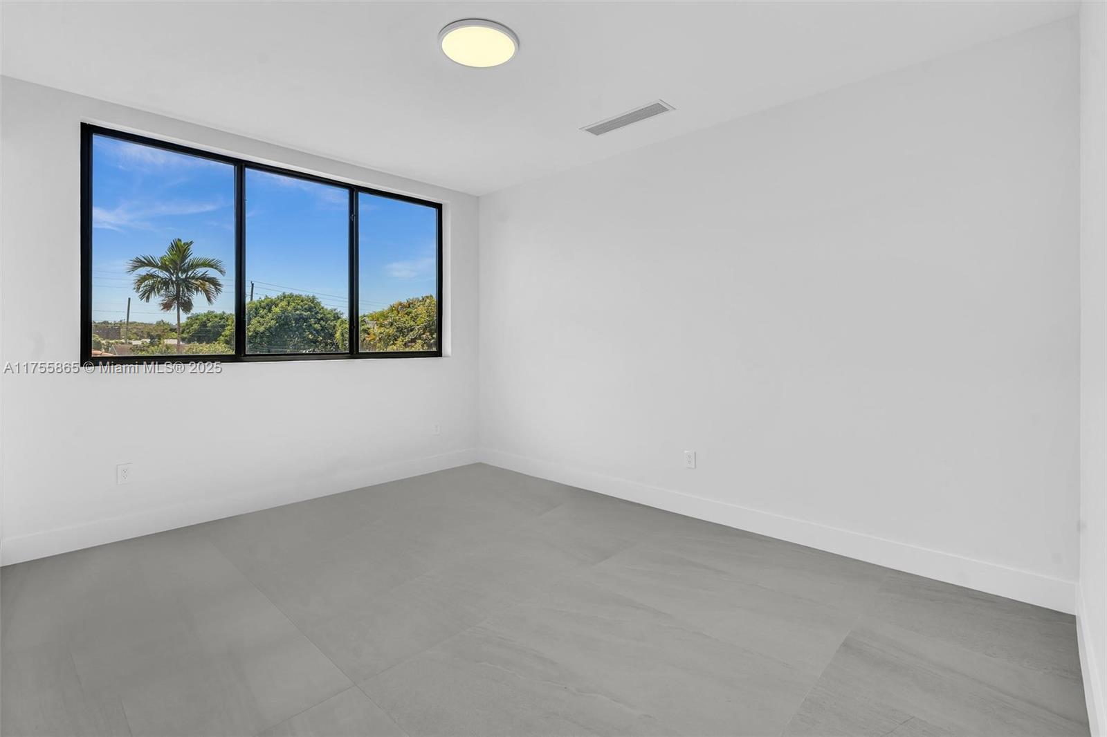 2772 SW 32 Ct