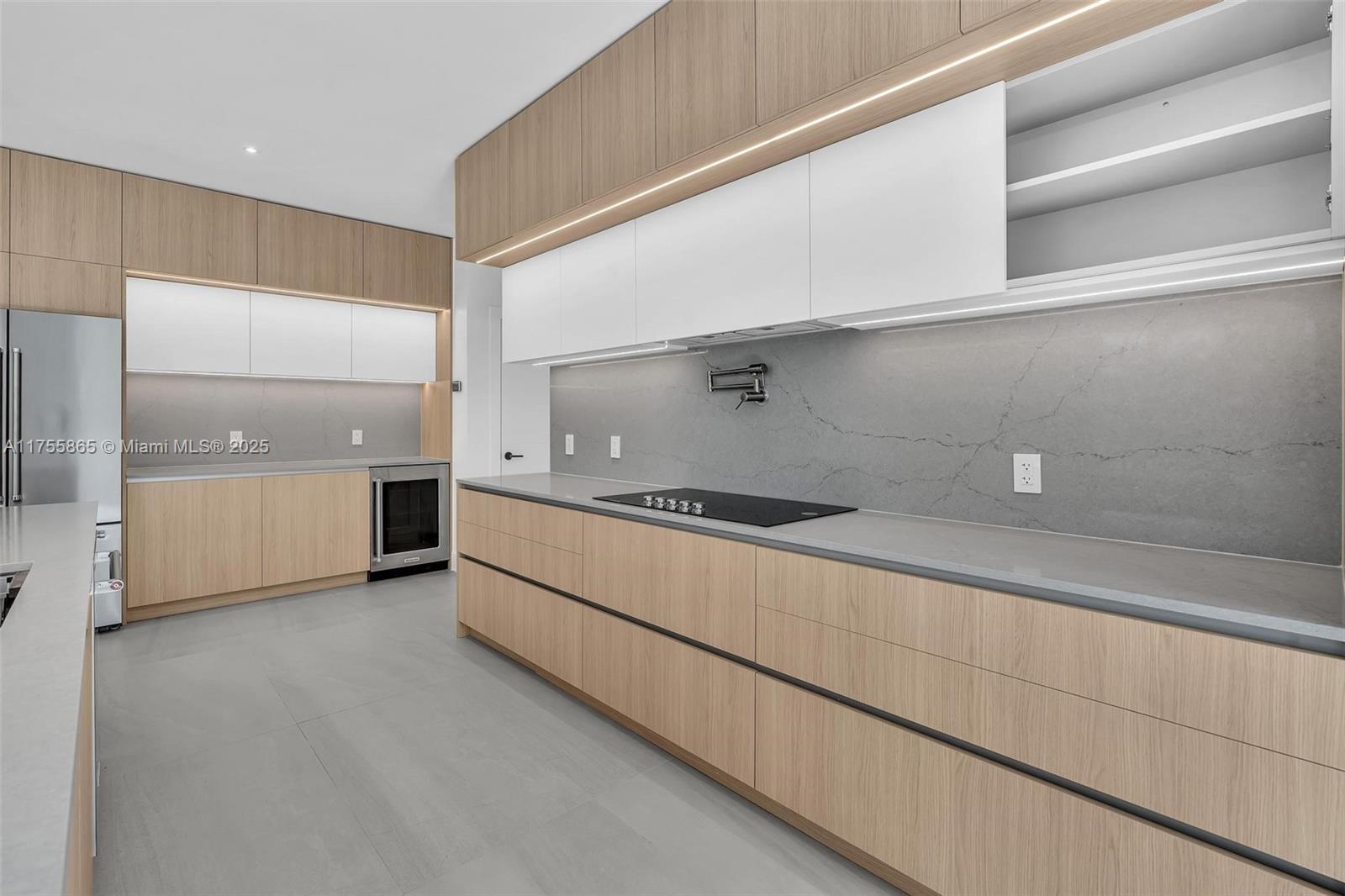 2772 SW 32 Ct