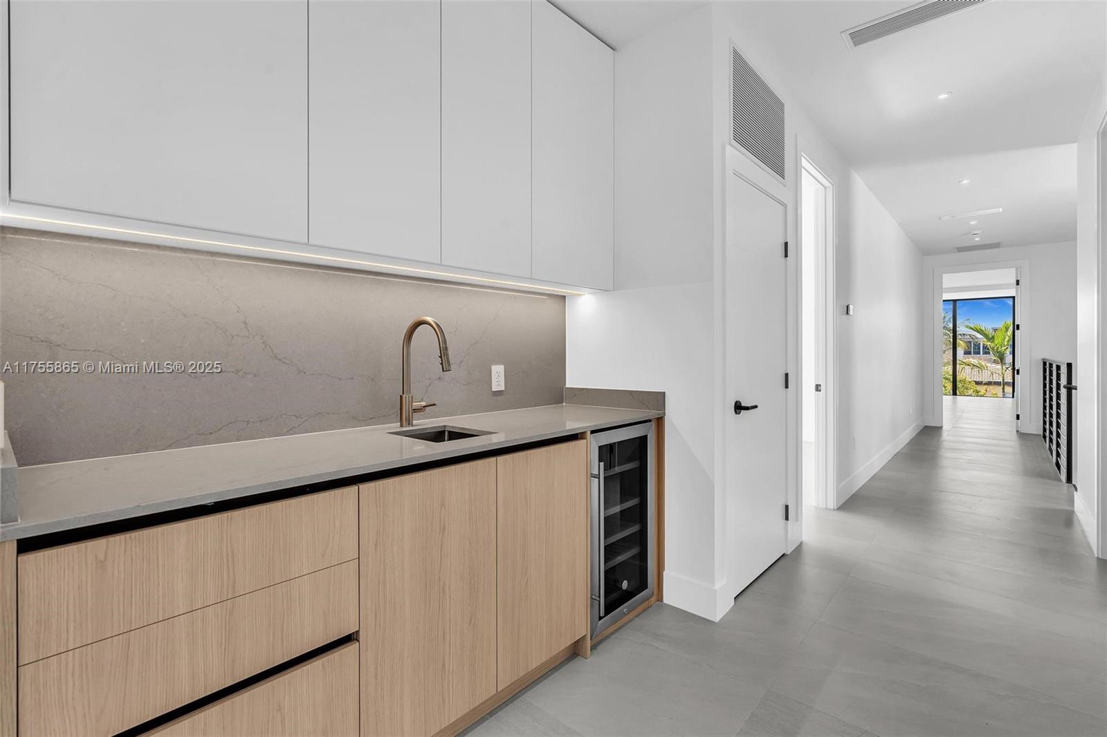 2772 SW 32 Ct