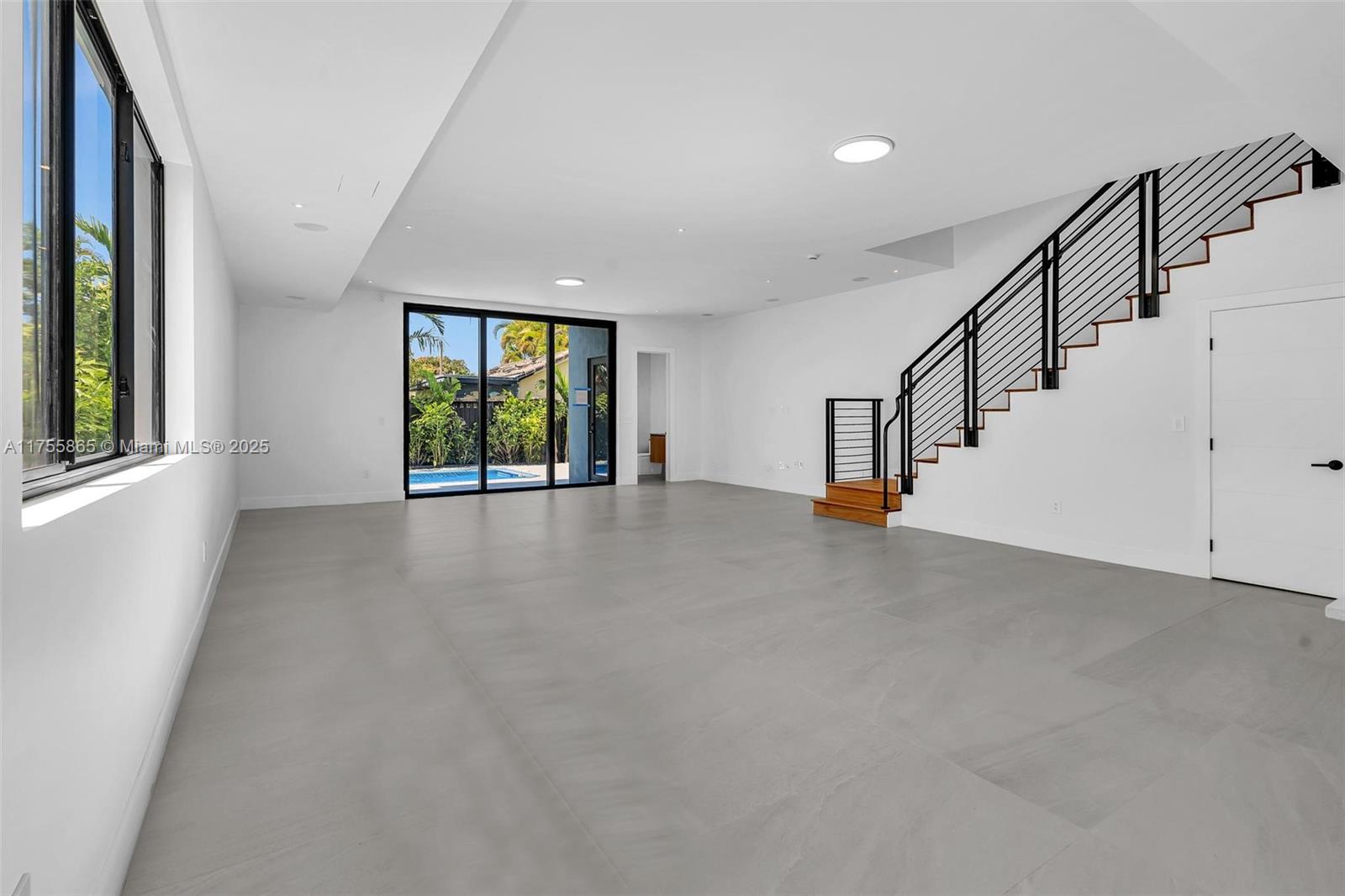 2772 SW 32 Ct