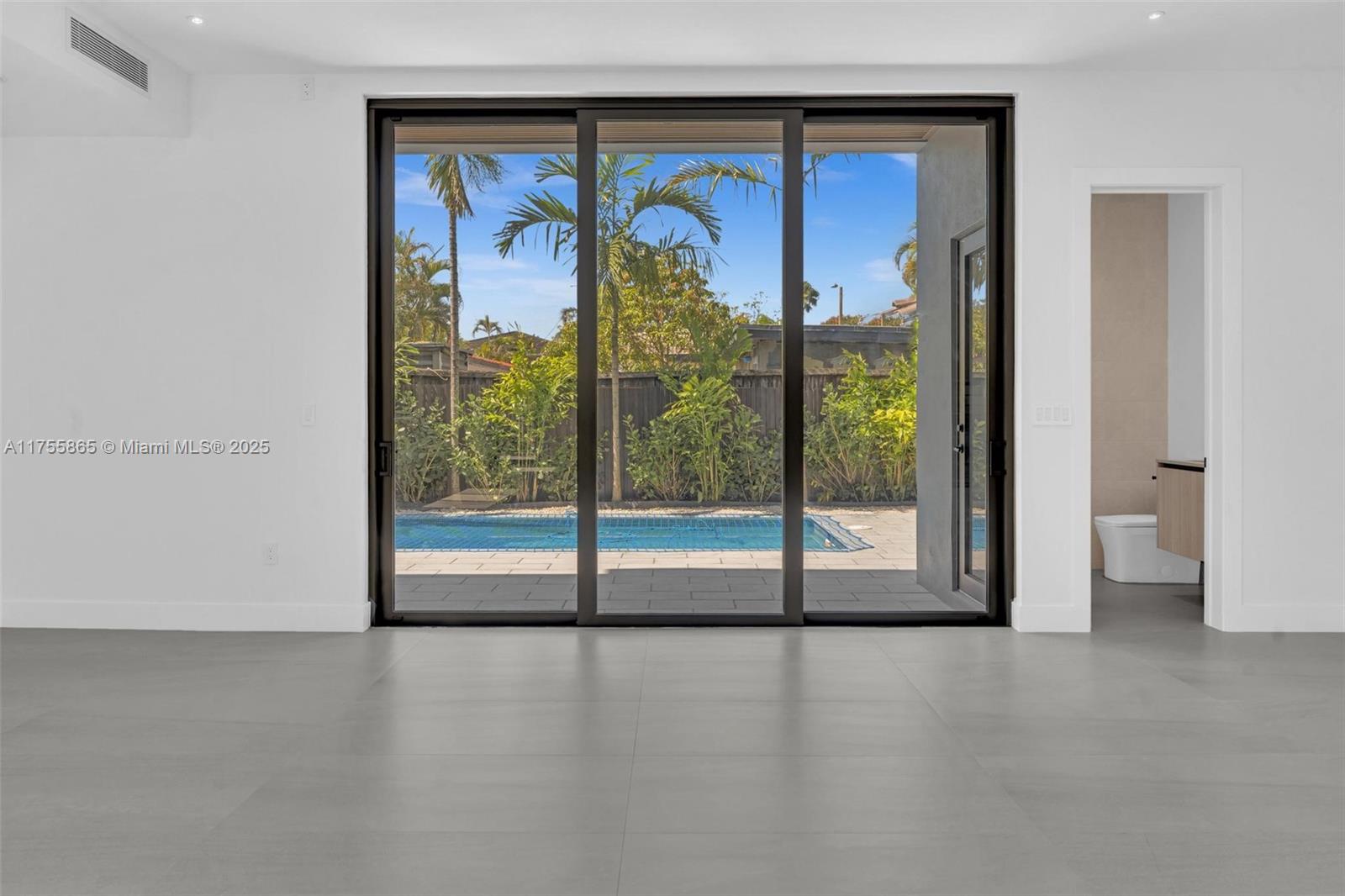 2772 SW 32 Ct