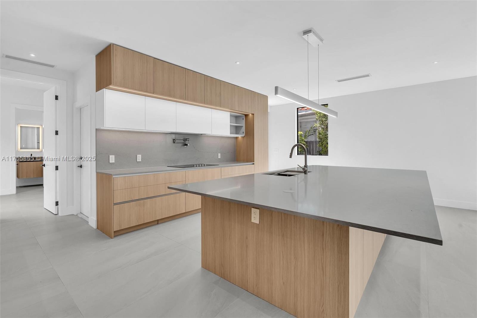 2772 SW 32 Ct