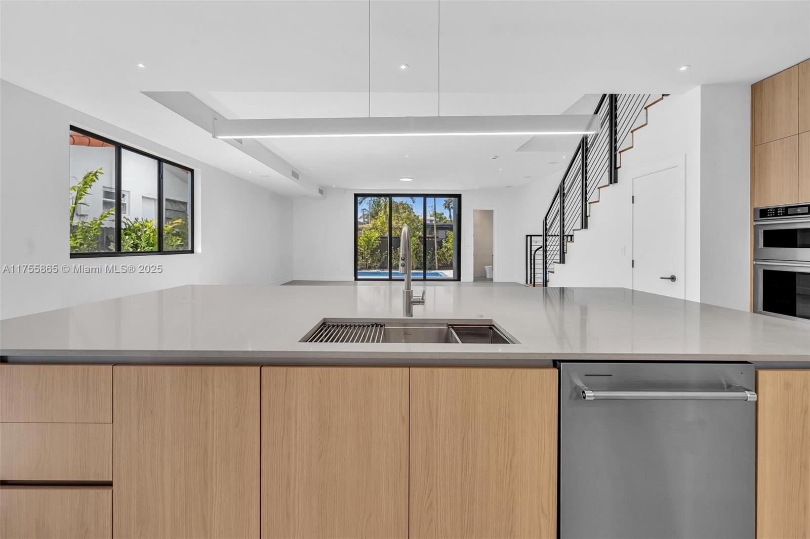 2772 SW 32 Ct
