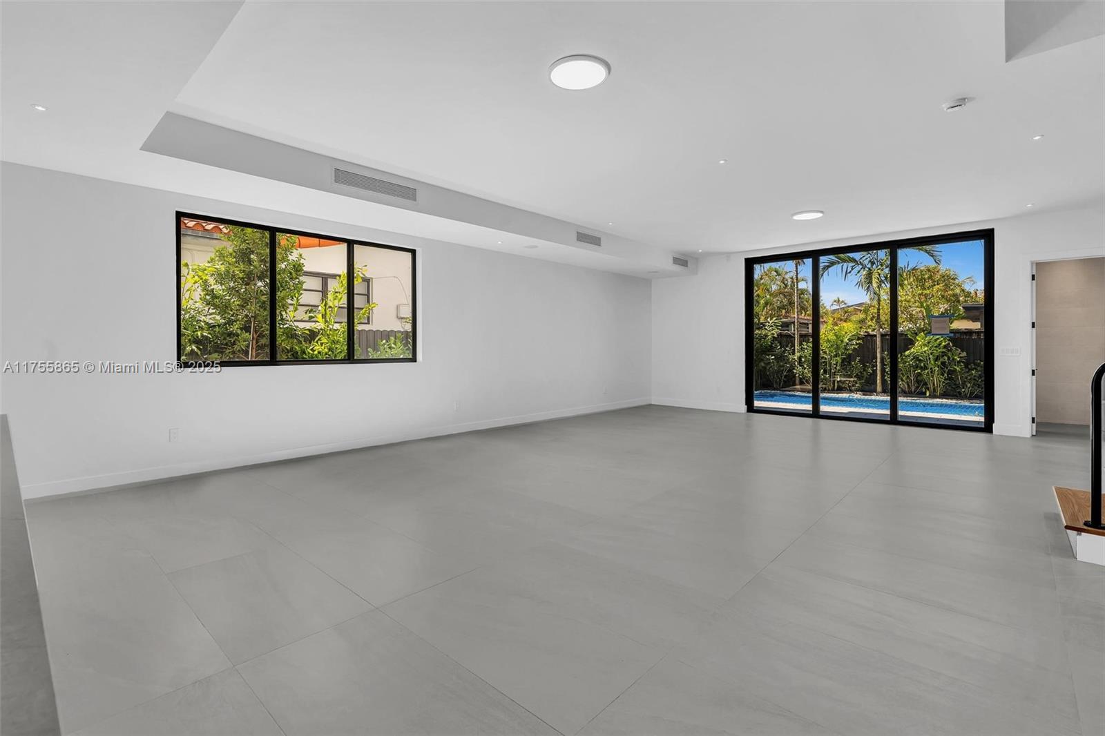 2772 SW 32 Ct