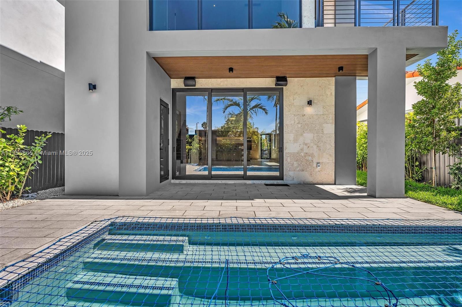 2772 SW 32 Ct