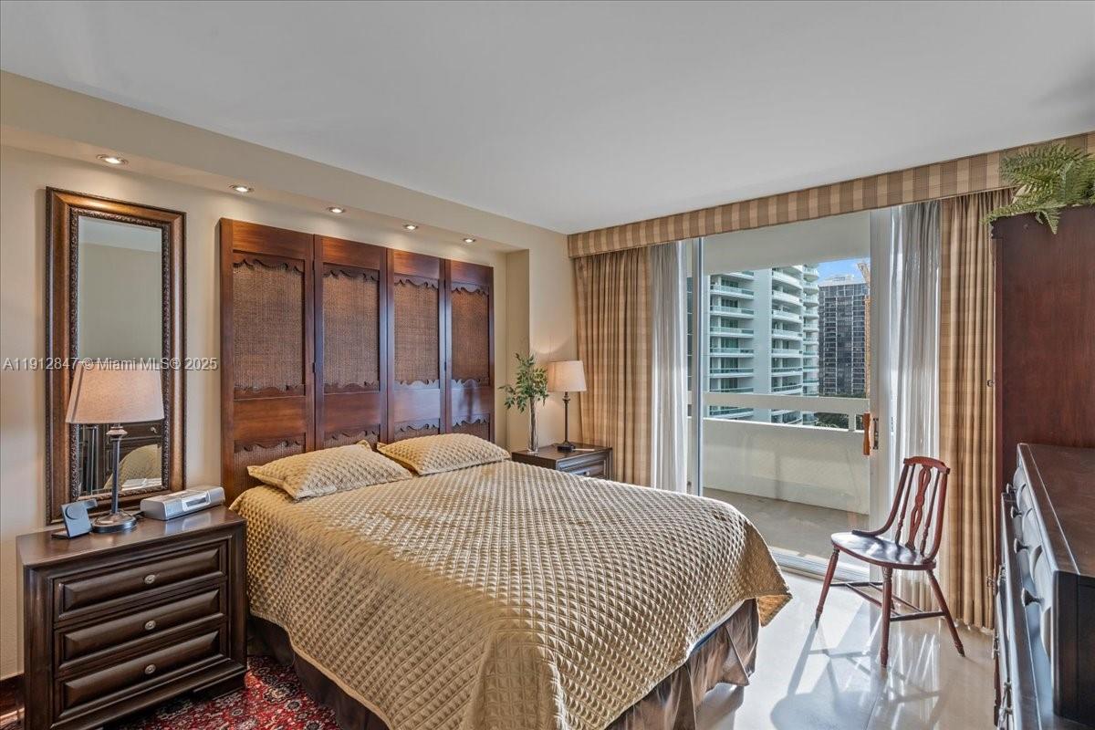 1627 Brickell Ave # 1401
