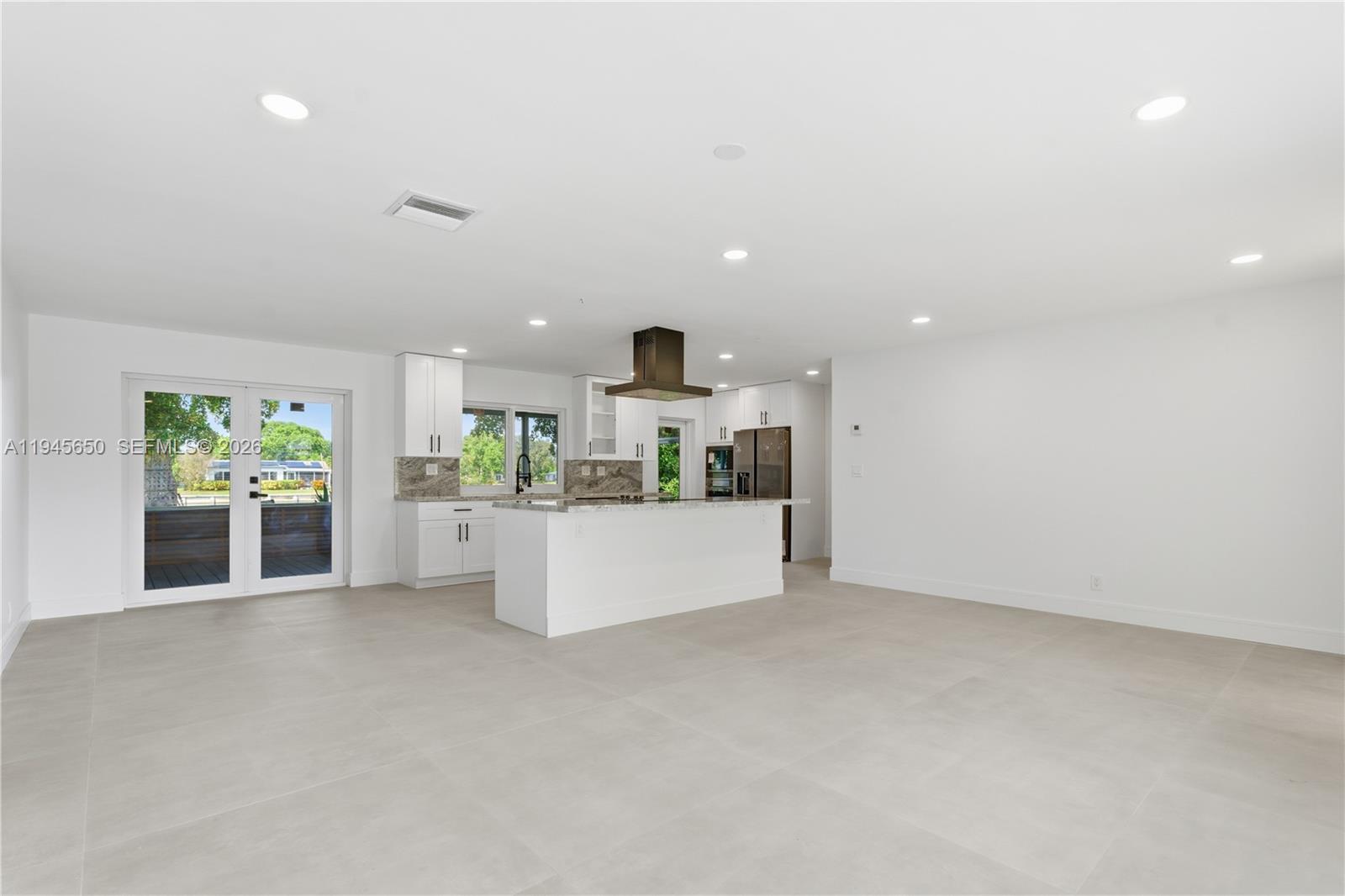 5805 NW 72nd Ave