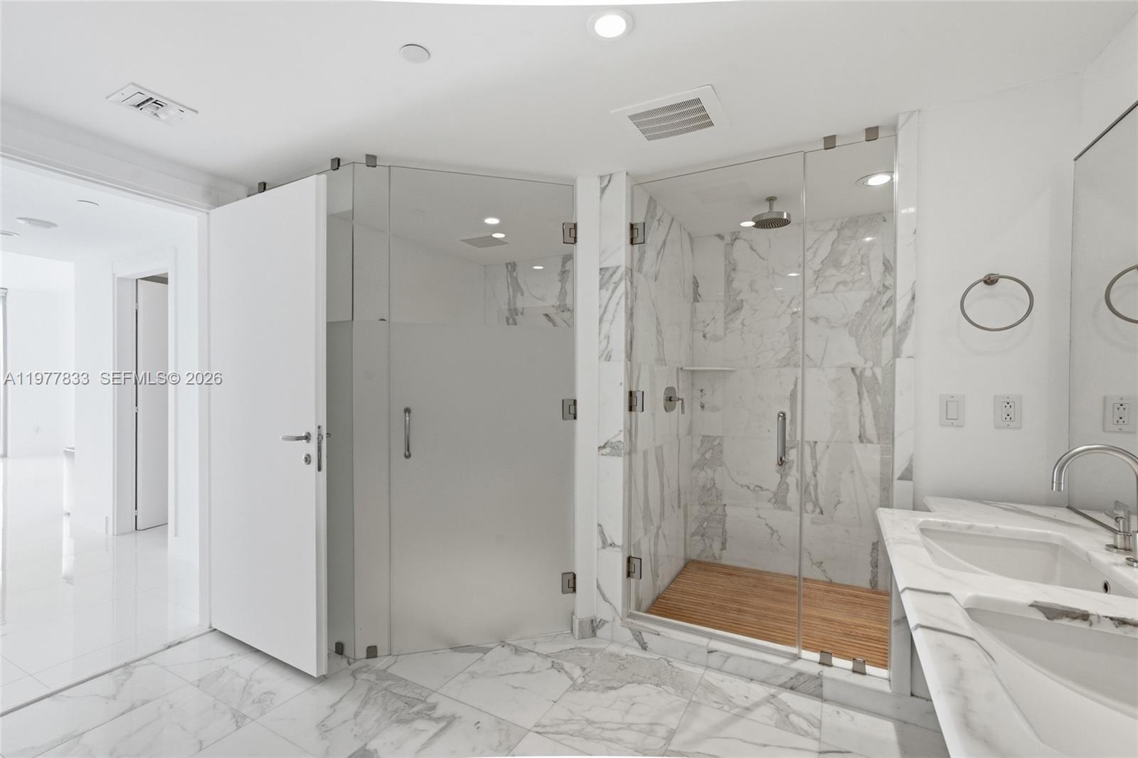 2627 S Bayshore Dr # 501