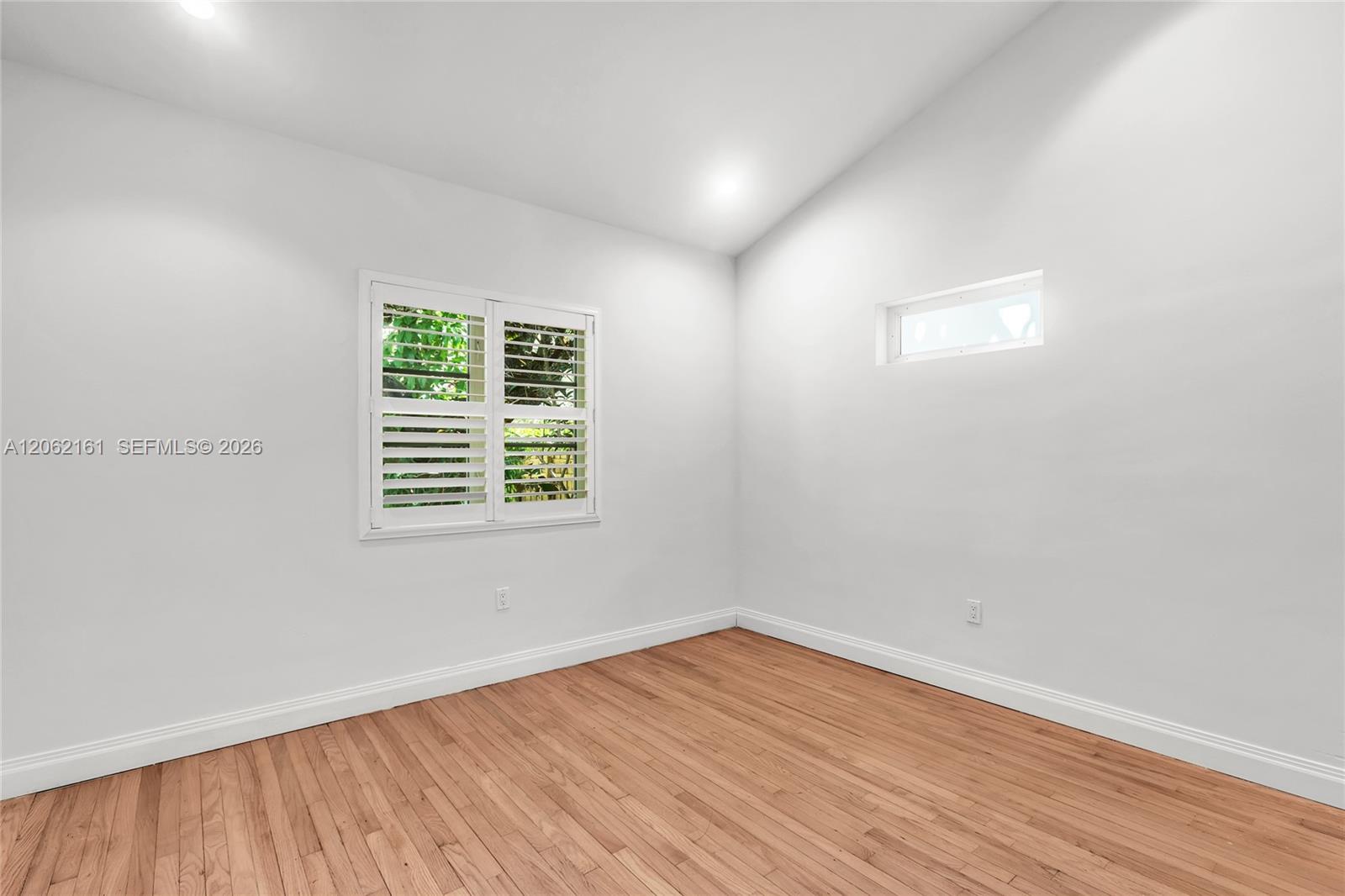 776 NE 74th St