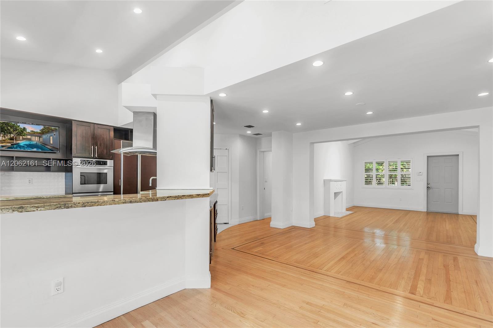 776 NE 74th St