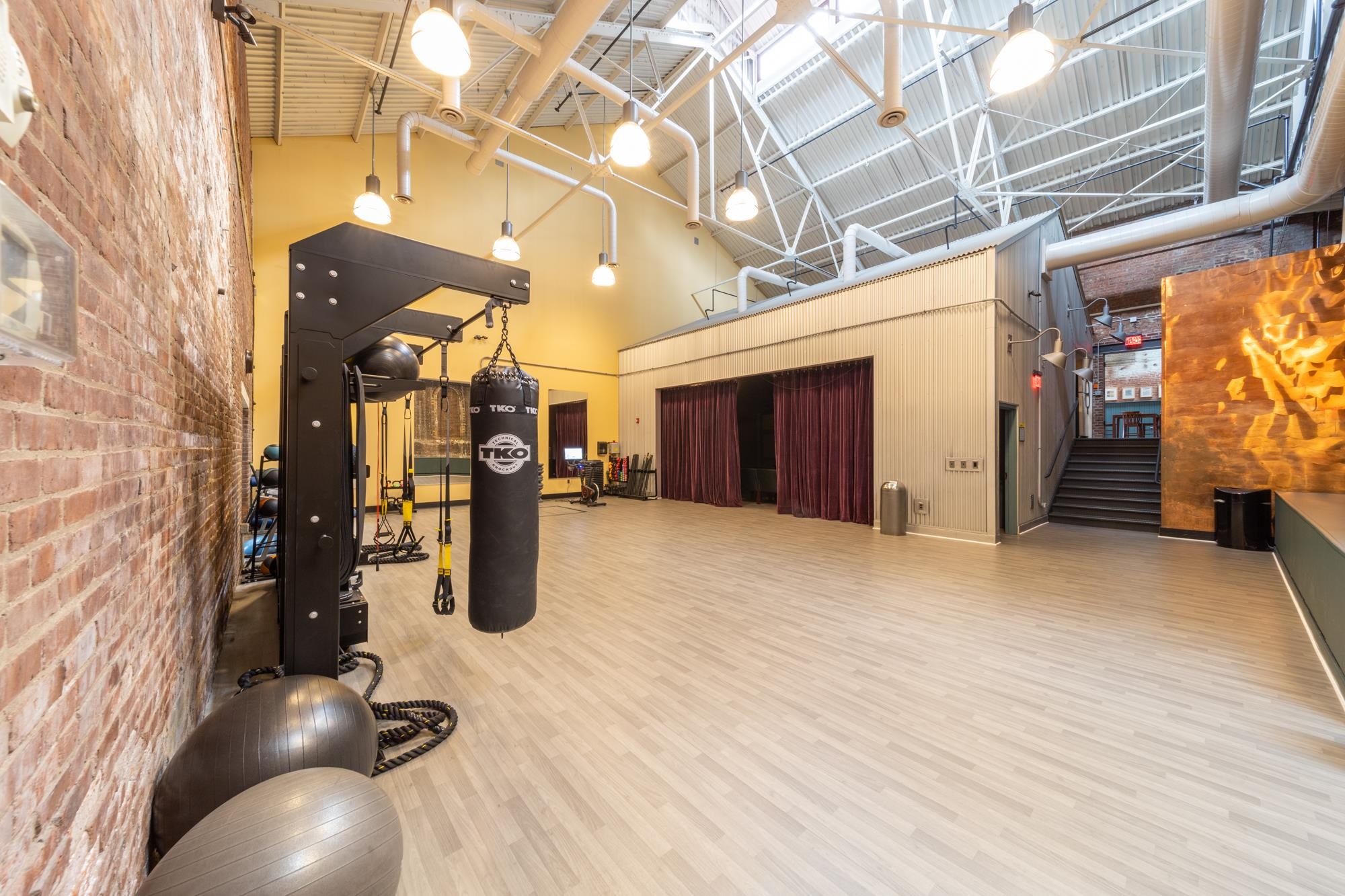341 MONMOUTH ST Unit: 401D