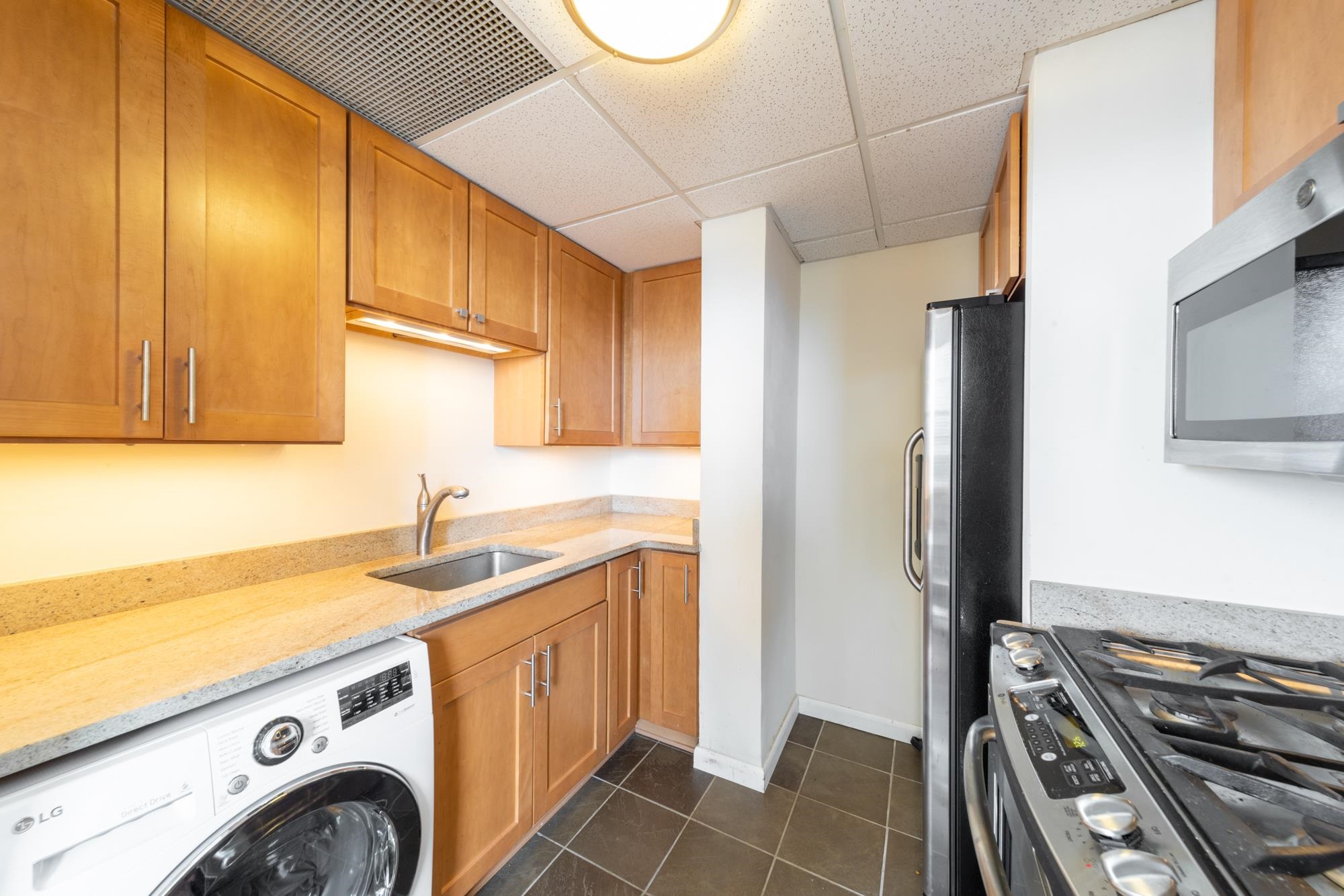 341 MONMOUTH ST Unit: 401D