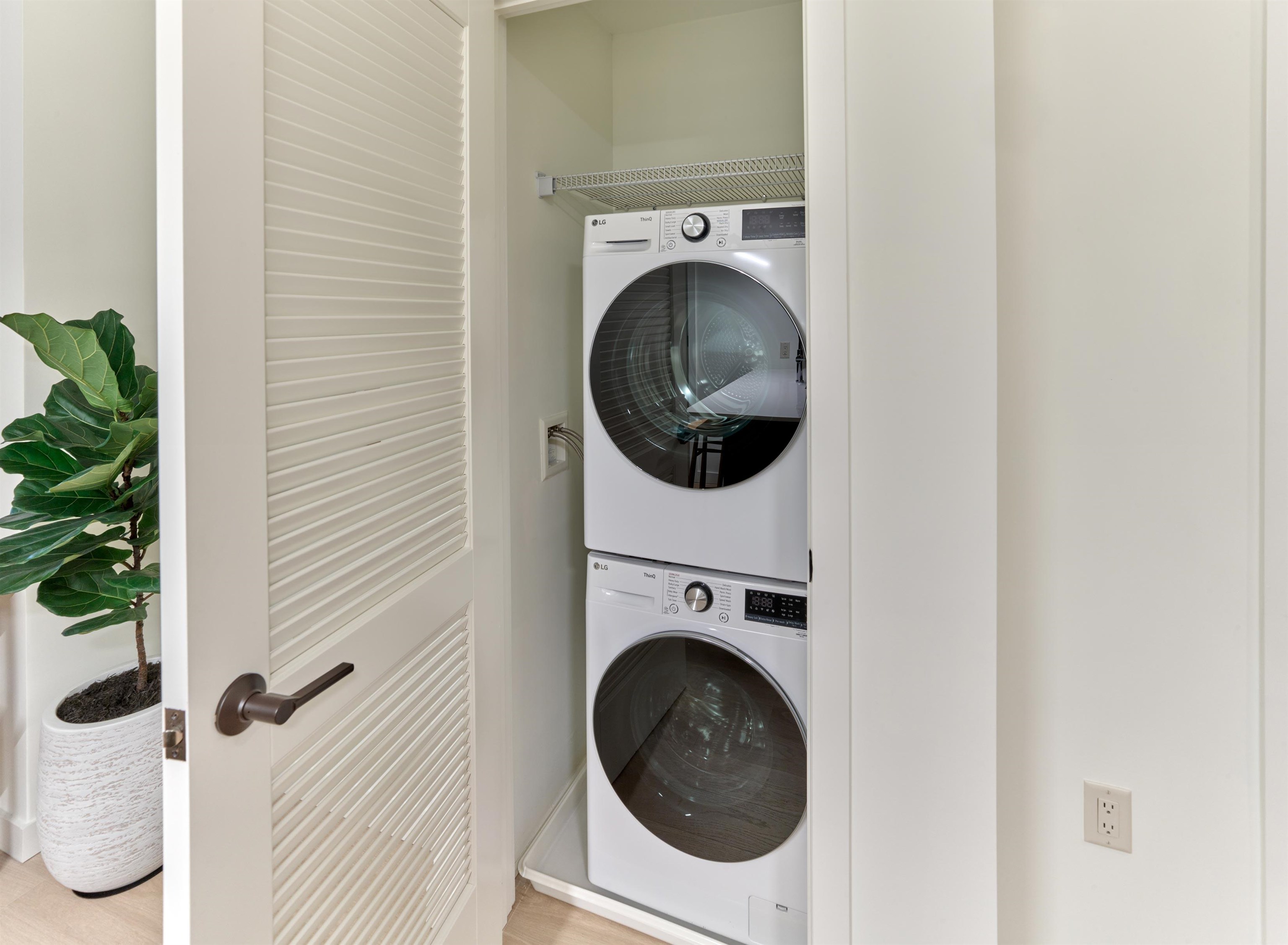 189 PHILIP ST Unit: 1203
