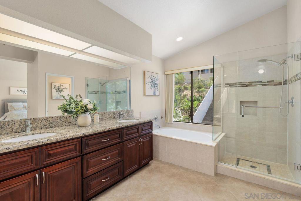 8813 Greenberg Ln