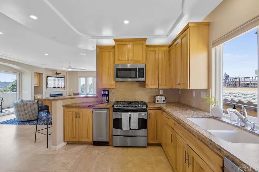 754 Devon Ct