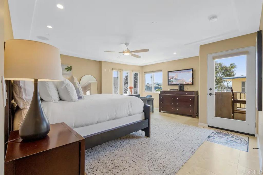 754 Devon Ct