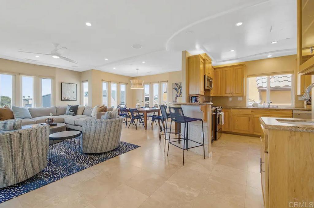 754 Devon Ct