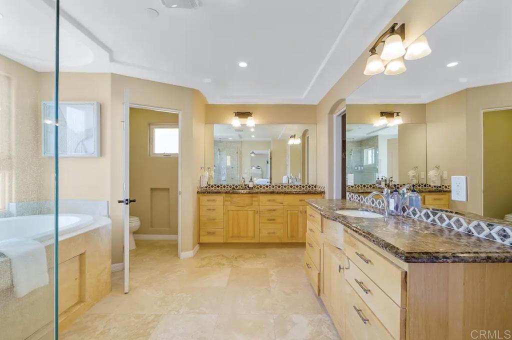 754 Devon Ct