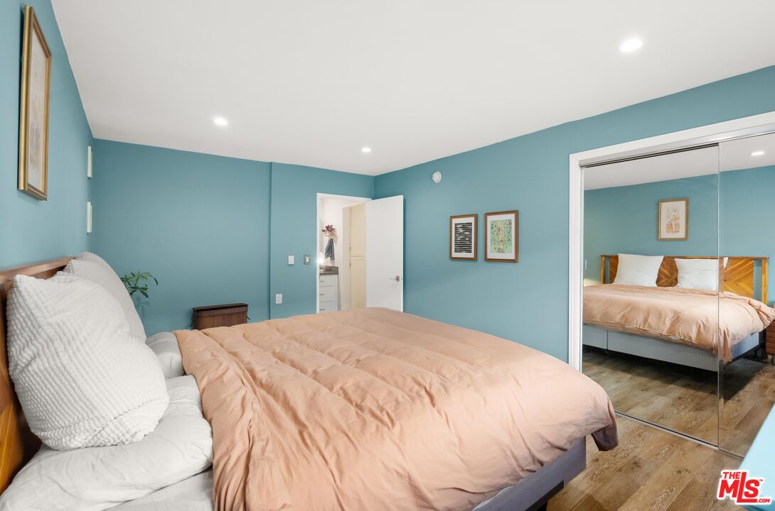 525 N Sycamore Ave Unit: 225