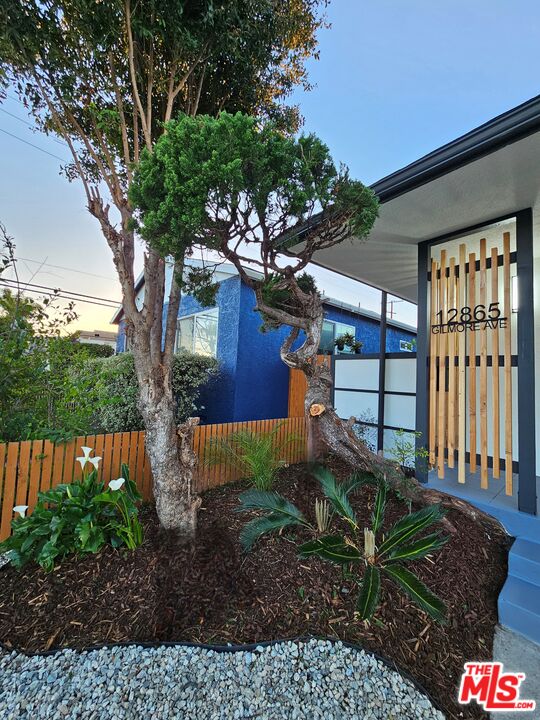 12865 Gilmore Ave