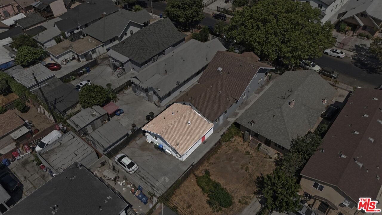 208 W 49th St