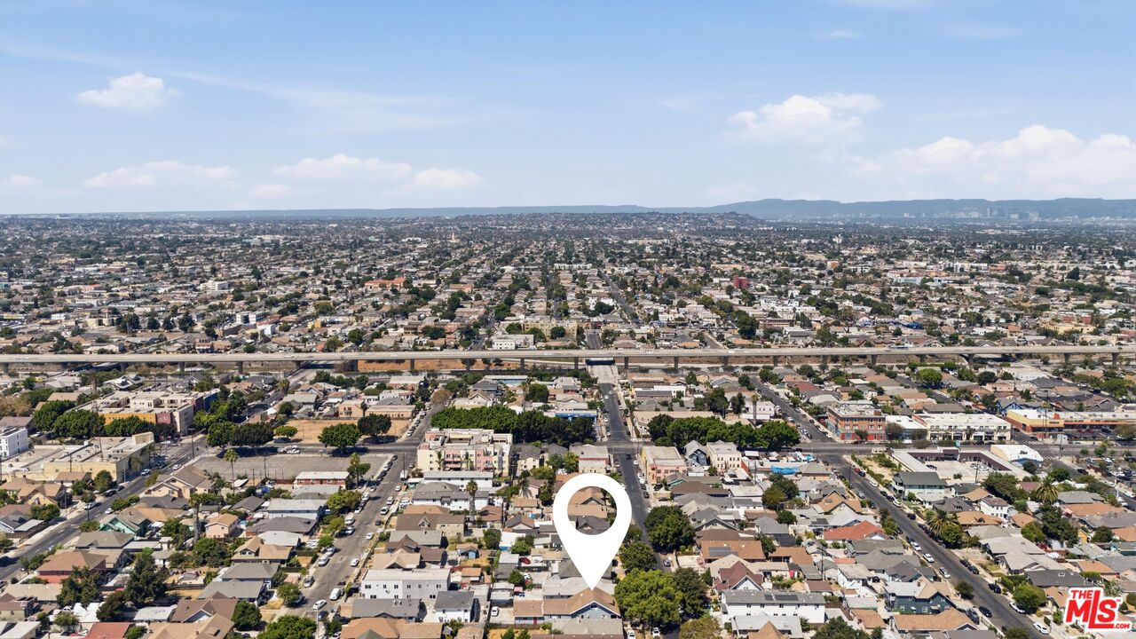 208 W 49th St
