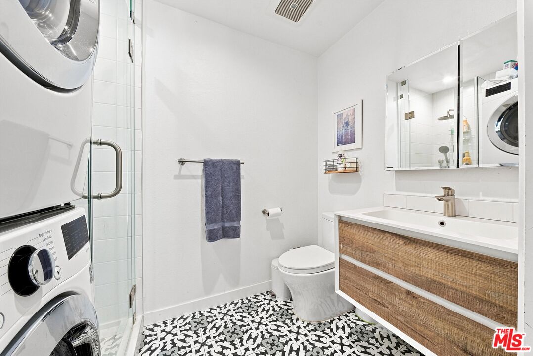 2520 Arizona Ave Unit: 8