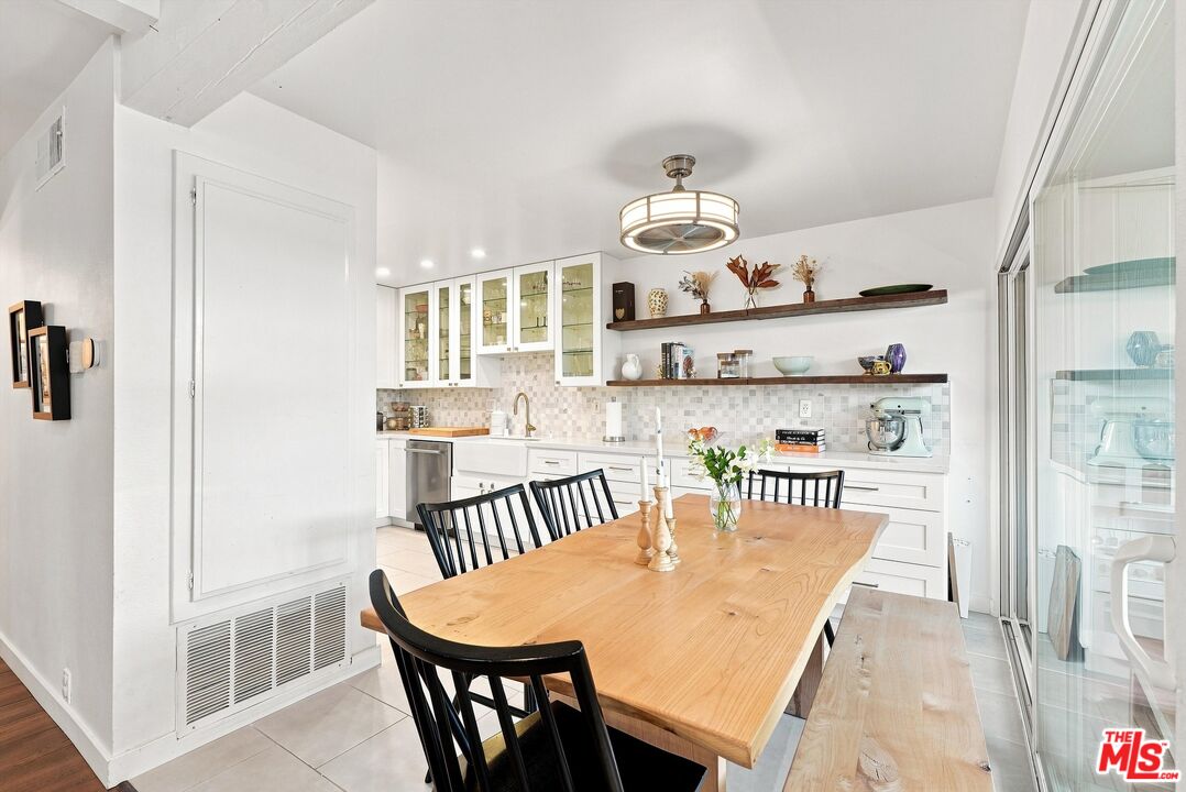 2520 Arizona Ave Unit: 8