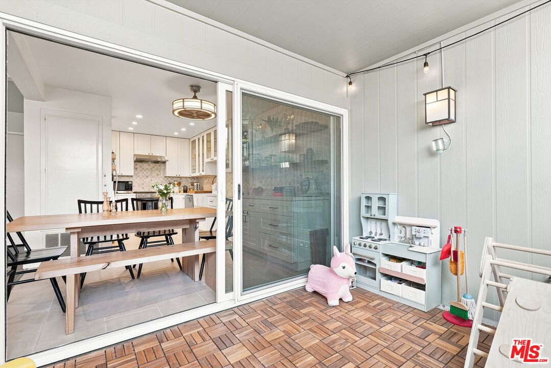 2520 Arizona Ave Unit: 8