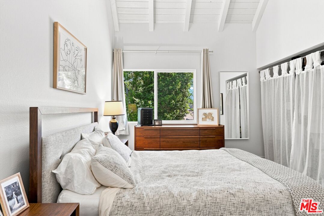 2520 Arizona Ave Unit: 8