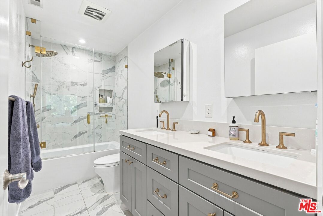2520 Arizona Ave Unit: 8